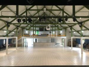 grande salle - vue entrée